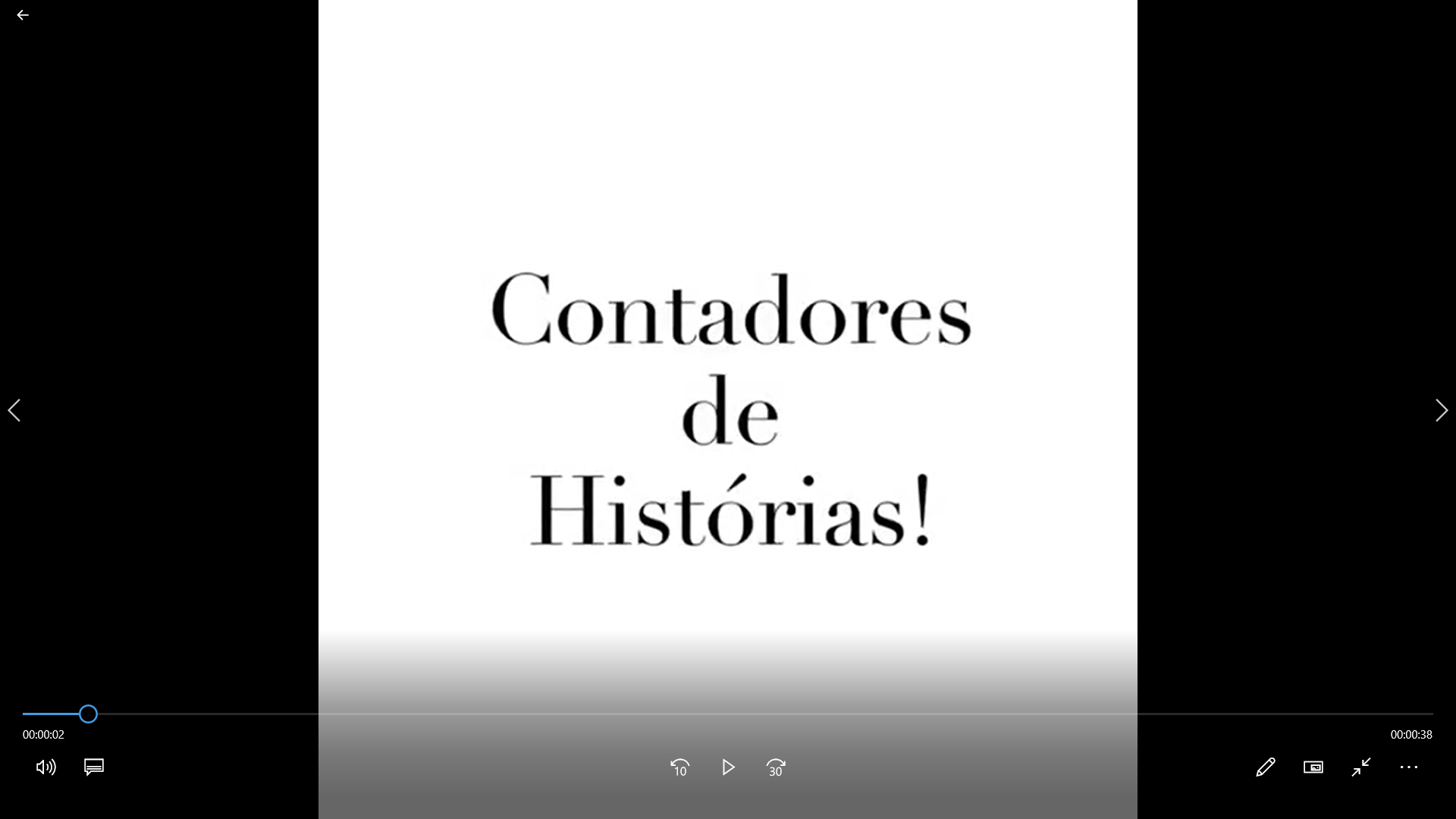 Capa de A biblioteca é um lugar cheio de histórias e personagens