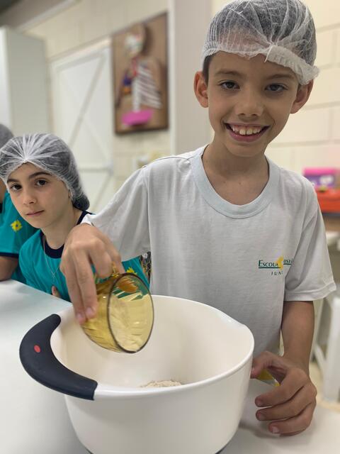 Foto de Da Teoria à Prática: Alunos do 4º ano A e C vivenciam a produção de alimentos