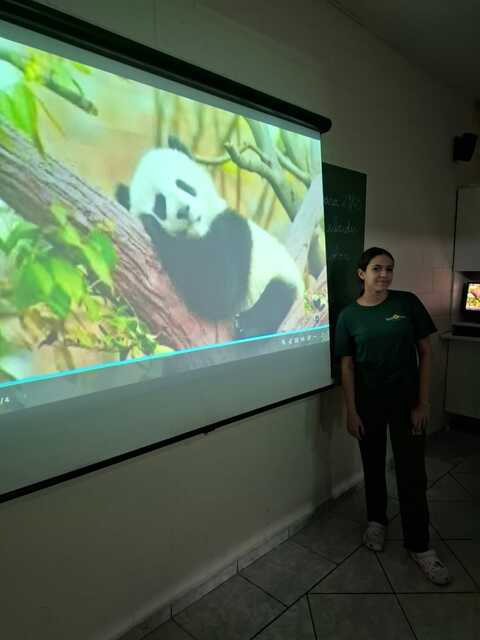 Foto de Apresentações Incríveis: Alunos do 7º Ano brilham nas Aulas de Espanhol!